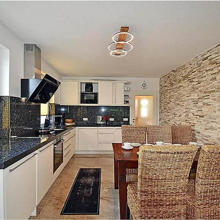 Boeck 9 Comfortable Glowe